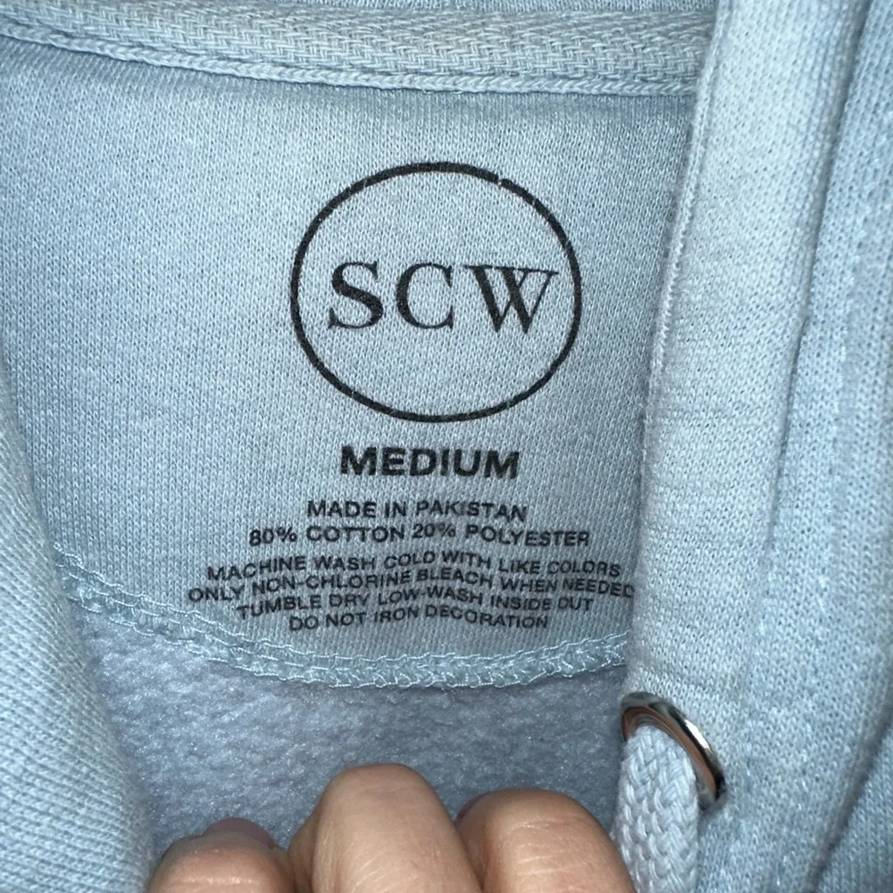 Golden Fox Ramen Blue Hoodie - Picture 3 of 3